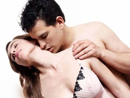 Chàng Làm Chuyện Ấy Nhanh Và Mạnh